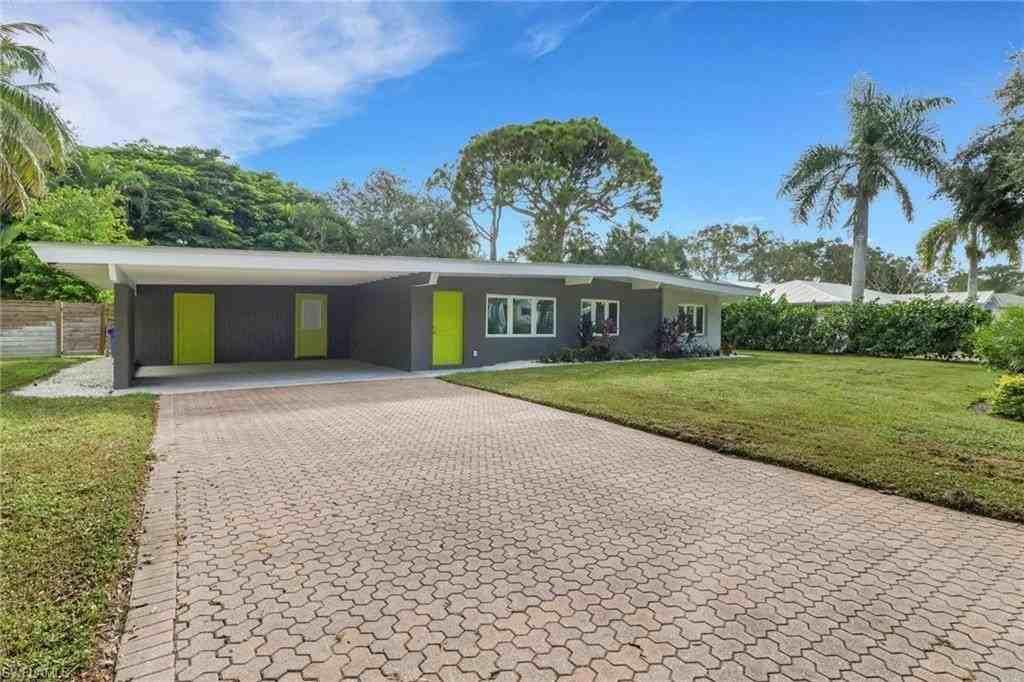 5150 Sand Dollar Ln - Photo 5 of 32