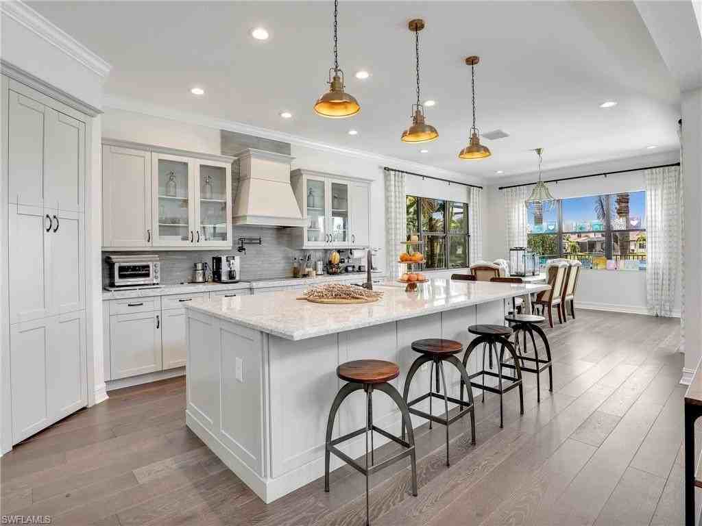 9449 Greenleigh Ct - Photo 3 of 48