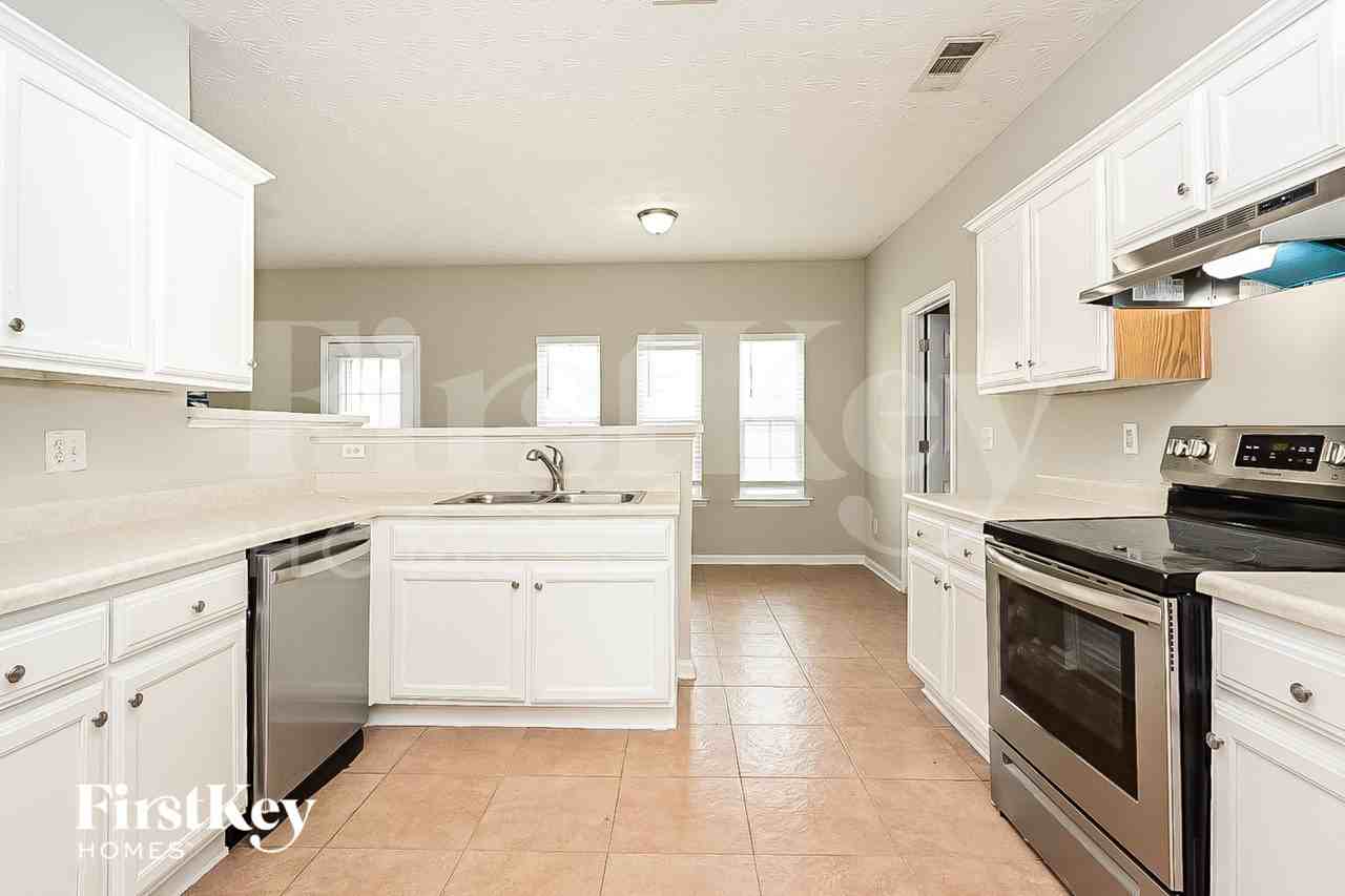 5439 Frontier Ct - Photo 5 of 15