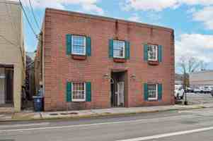 featured image of 274 Spruce St