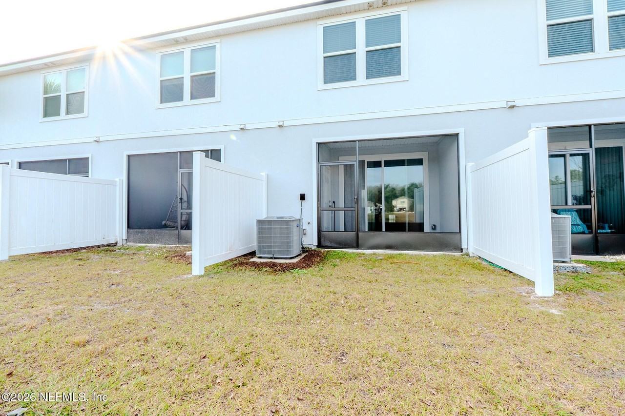 244 Elmhurst Ln - Photo 3 of 19