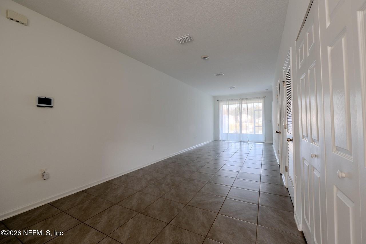 244 Elmhurst Ln - Photo 7 of 19