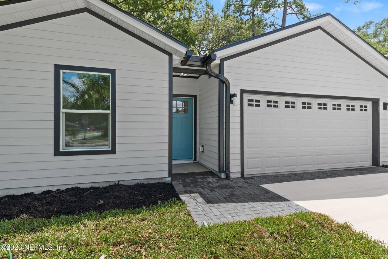 6020 Bartram Rd S - Photo 3 of 31