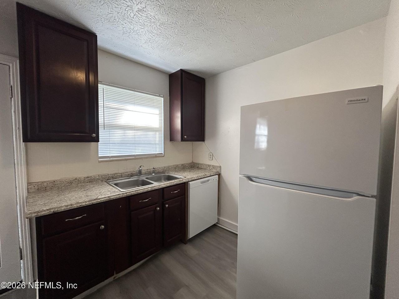 10610 Lone Star Rd - Photo 4 of 18