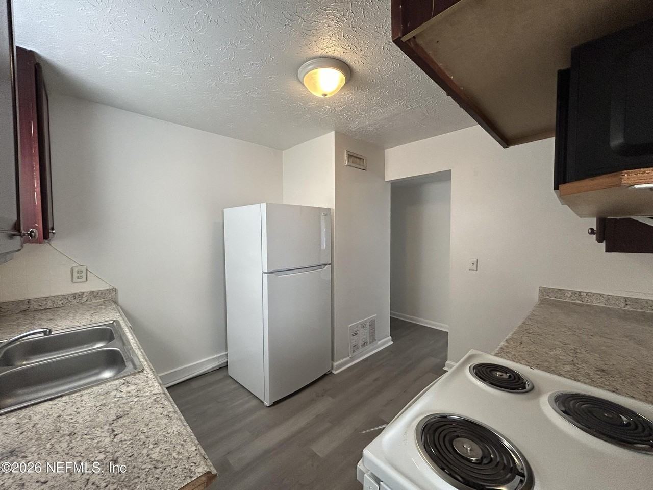 10610 Lone Star Rd - Photo 6 of 18