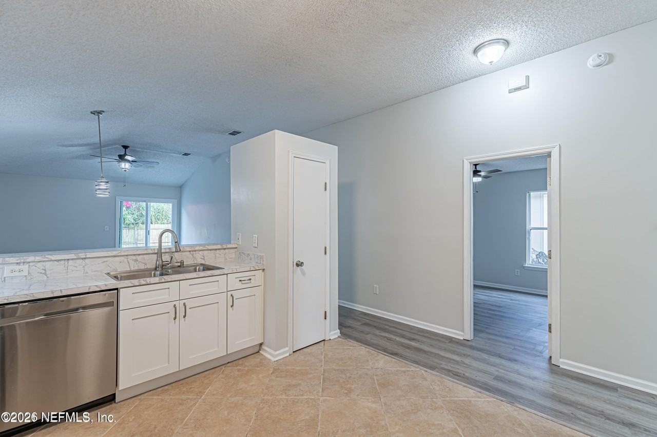 286 Main St - Photo 4 of 46