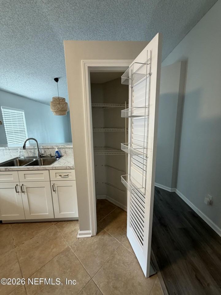 286 Main St - Photo 7 of 46