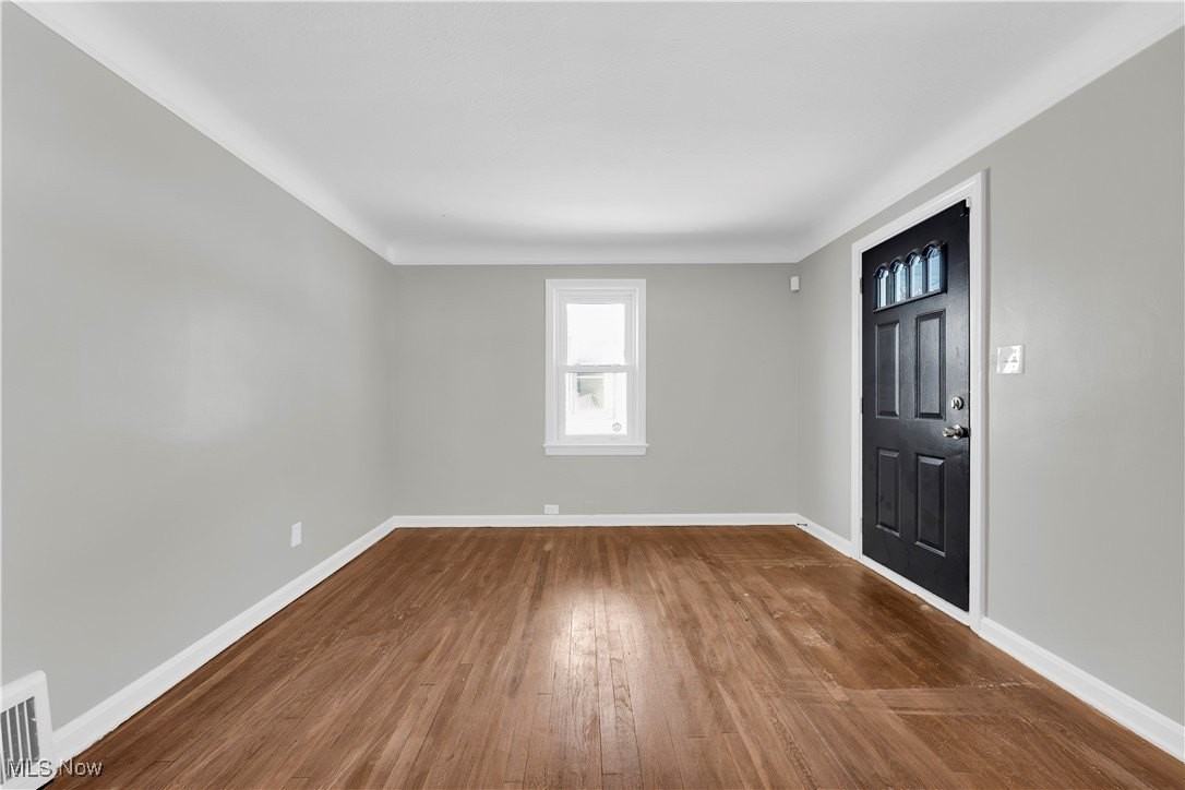 20570 Morris Ave - Photo 4 of 28