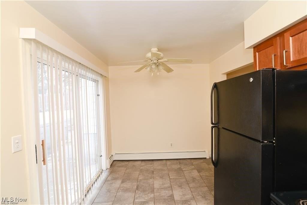 4498 Washington Square Dr - Photo 4 of 9