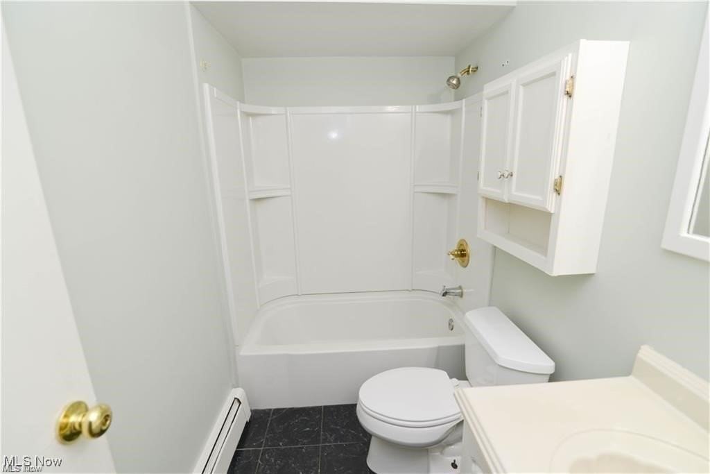 4498 Washington Square Dr - Photo 6 of 9