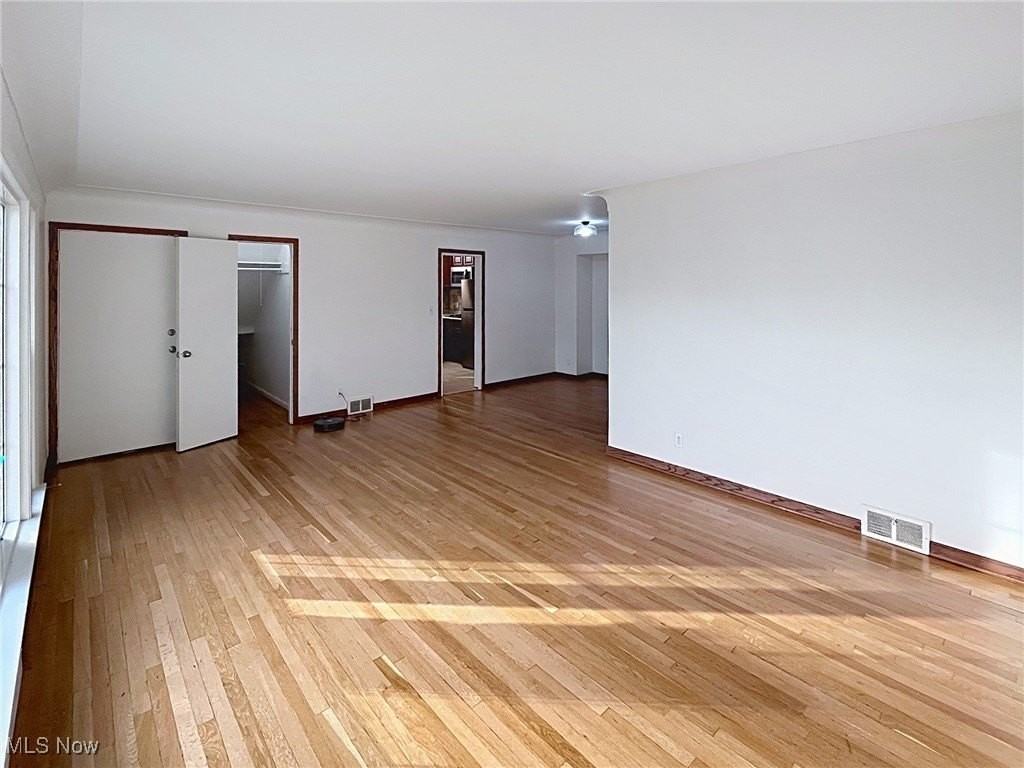 18411 Chagrin Blvd - Photo 3 of 20