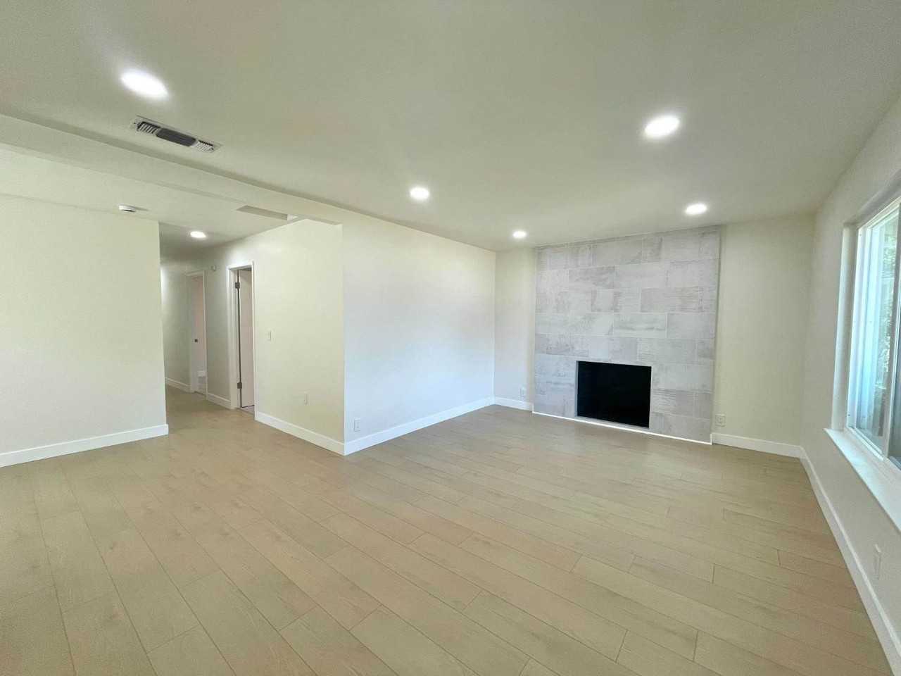 6621 Weatherby Way - Photo 4 of 22