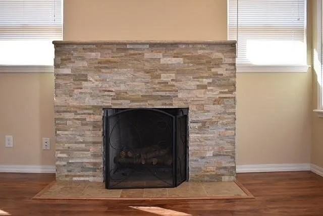 2712 T St - Photo 6 of 29