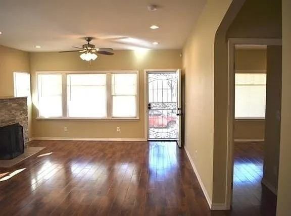 2712 T St - Photo 7 of 29