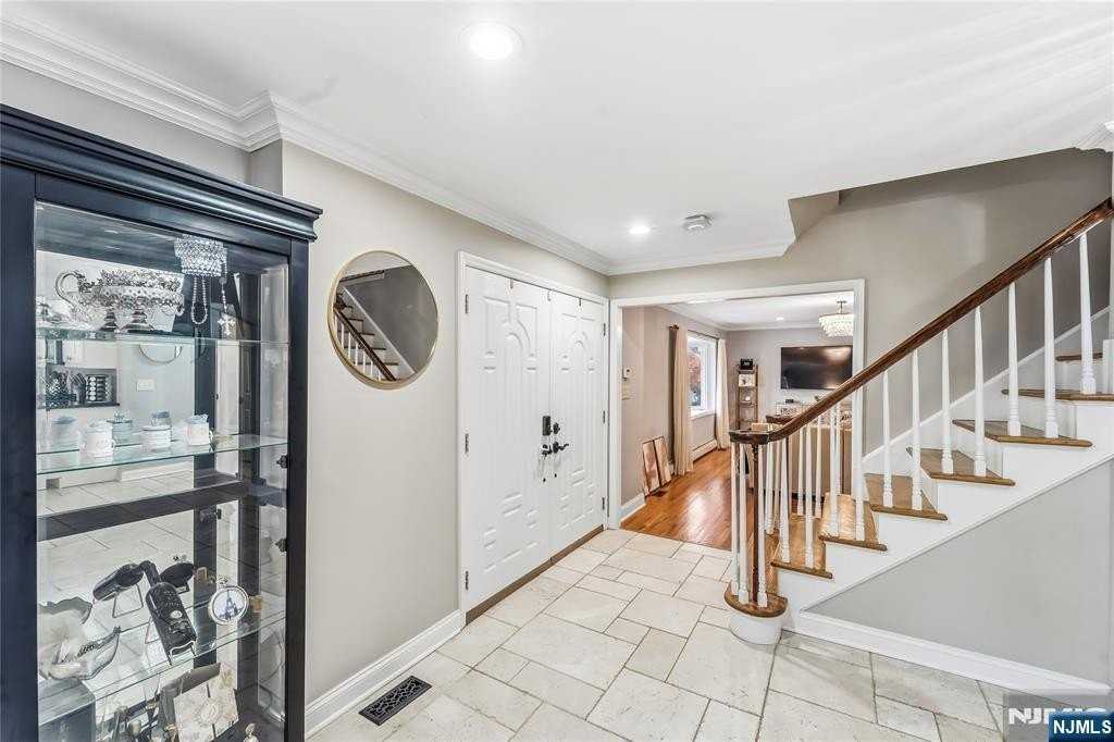 8 Split Rock Rd - Photo 7 of 40