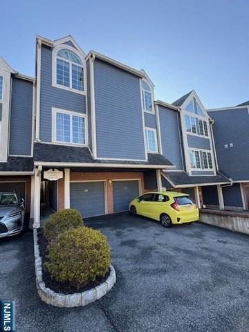 231 Cambridge Dr - Photo 2 of 33