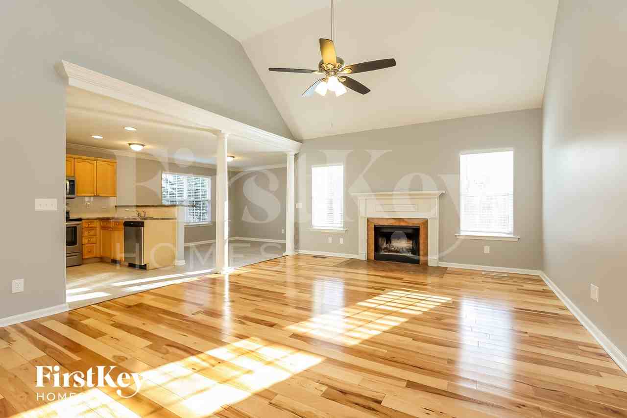 1270 Chapmans Retreat Dr - Photo 2 of 15