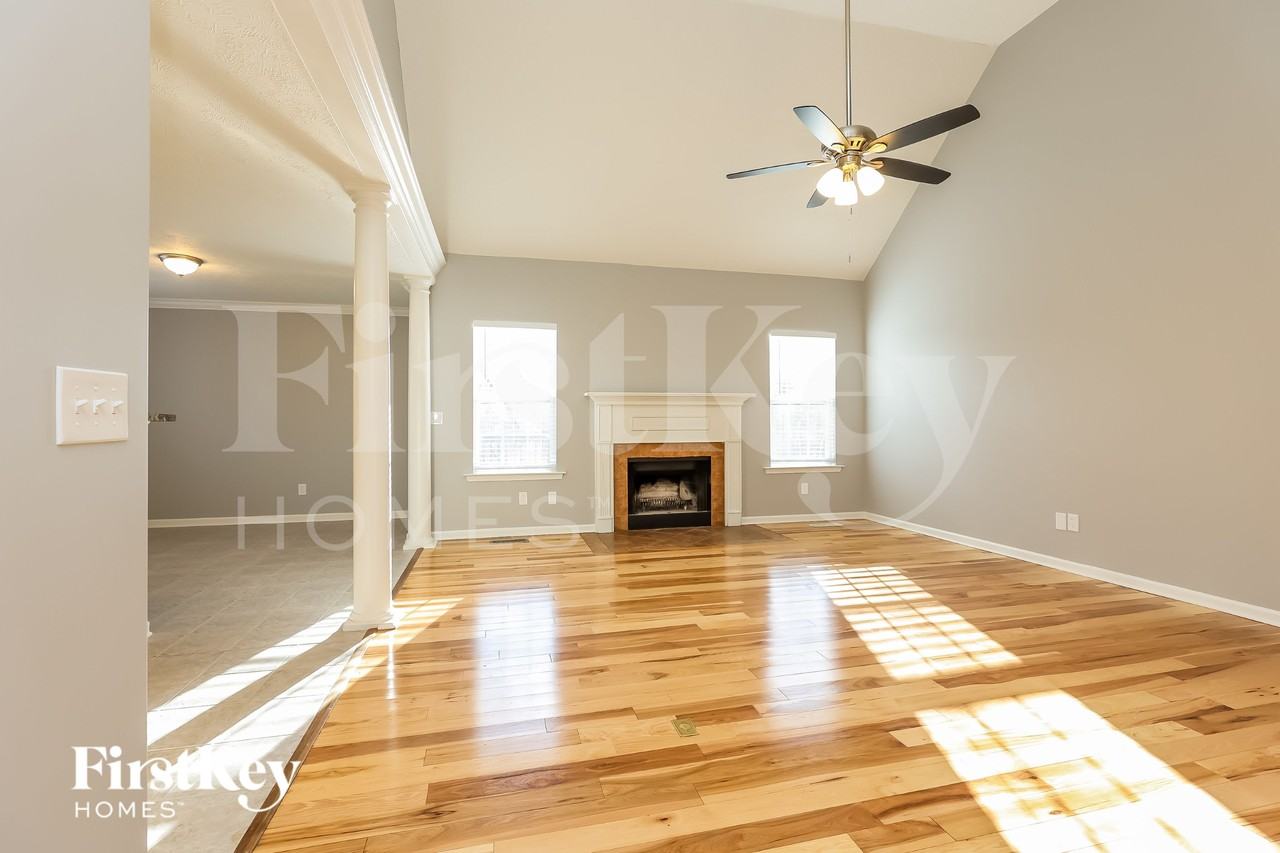 1270 Chapmans Retreat Dr - Photo 3 of 15