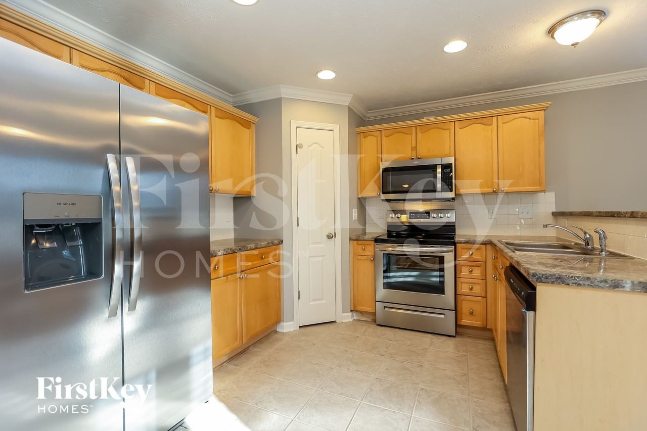 1270 Chapmans Retreat Dr - Photo 5 of 15