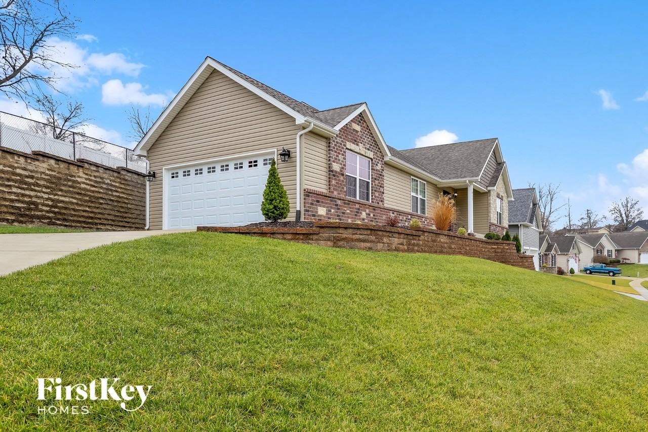 415 Bittersweet Dr - Photo 2 of 15