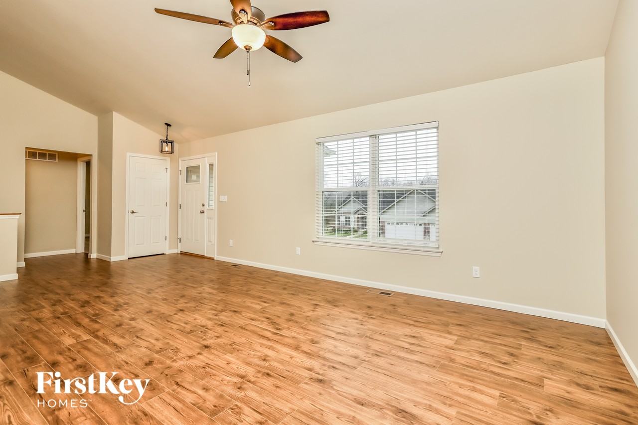 415 Bittersweet Dr - Photo 4 of 15