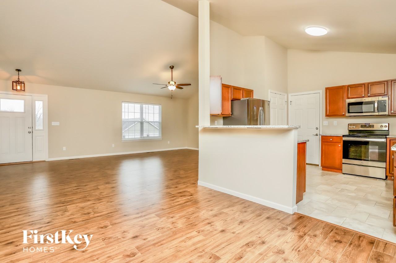 415 Bittersweet Dr - Photo 5 of 15