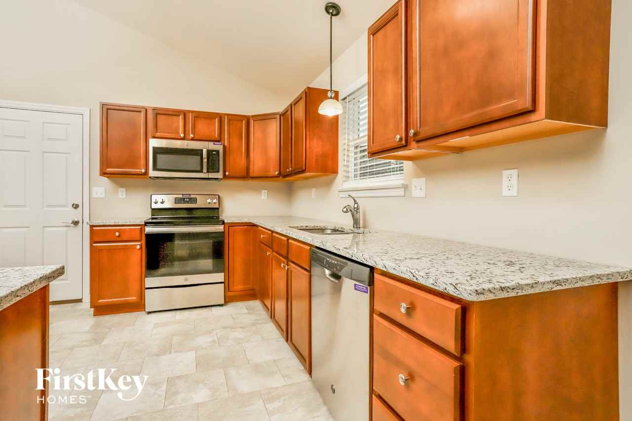 415 Bittersweet Dr - Photo 6 of 15