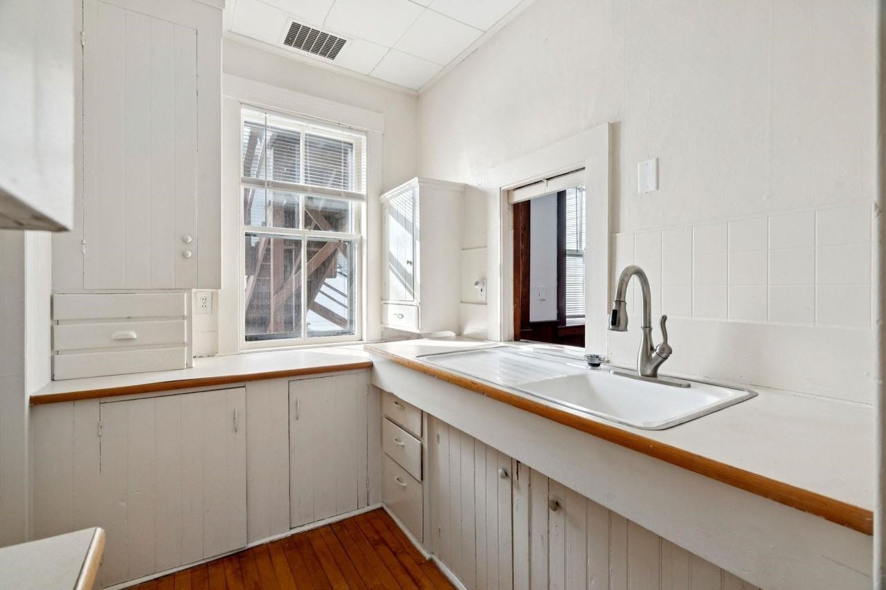 67 Winter St - Photo 4 of 16