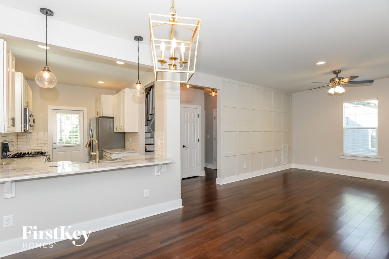 1717 Dallas Ave - Photo 7 of 15