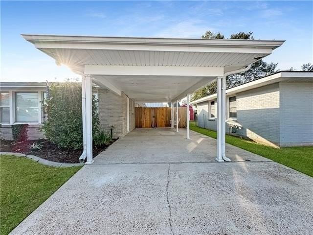 8928 Inez Dr - Photo 2 of 15