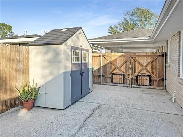 8928 Inez Dr - Photo 3 of 15