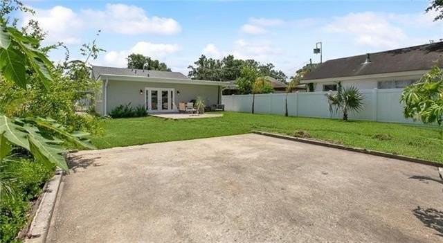 720 Orion Ave - Photo 2 of 15