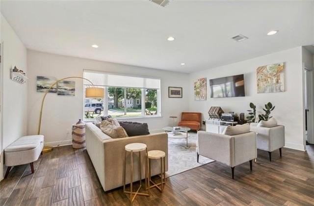 720 Orion Ave - Photo 4 of 15