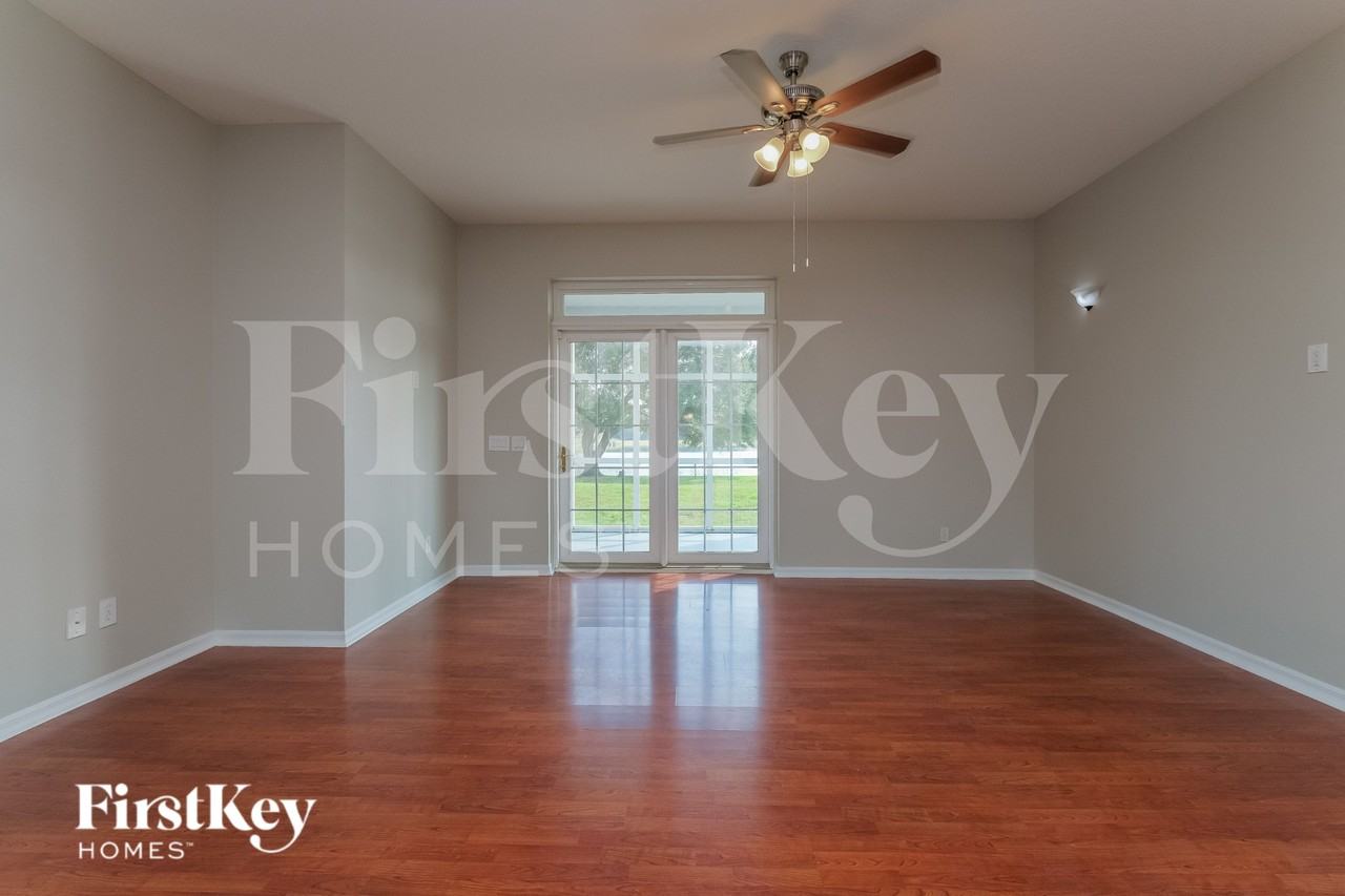 1320 Brooke View Dr - Photo 2 of 15