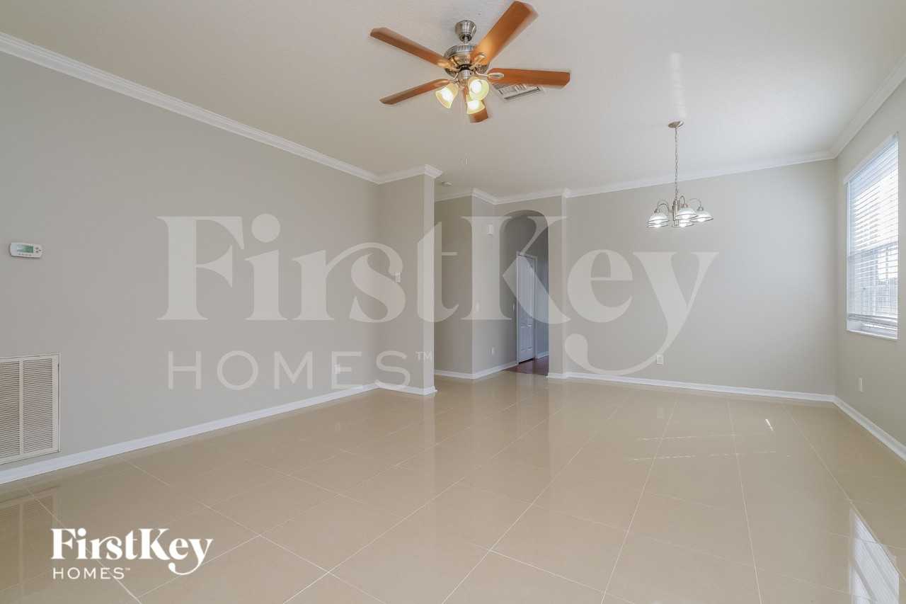 1320 Brooke View Dr - Photo 4 of 15