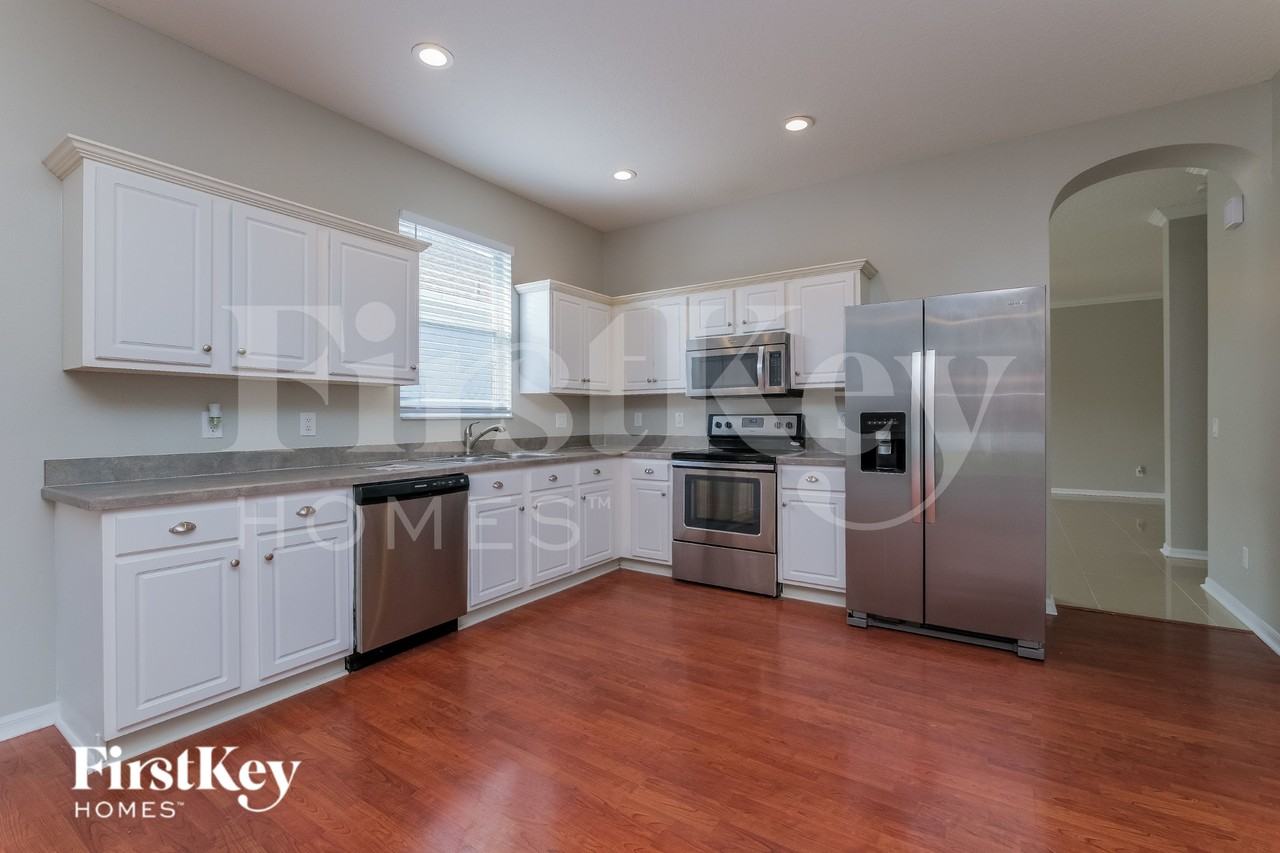 1320 Brooke View Dr - Photo 5 of 15