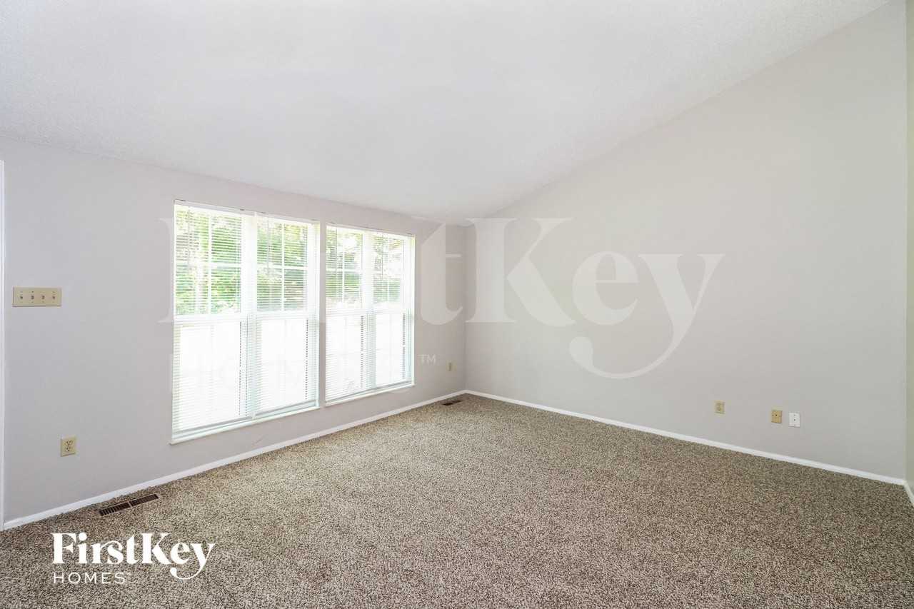 8441 Arendal Cv - Photo 3 of 15