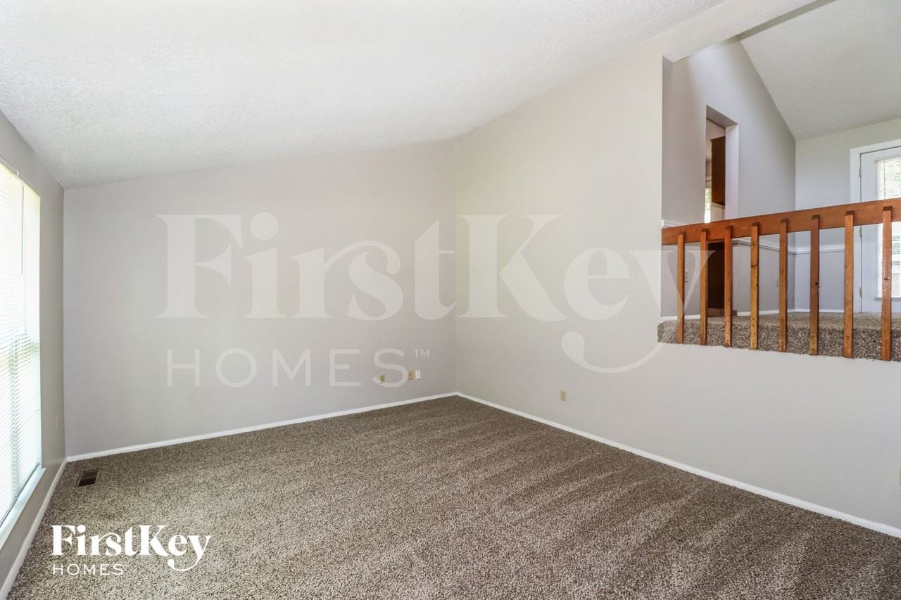 8441 Arendal Cv - Photo 4 of 15