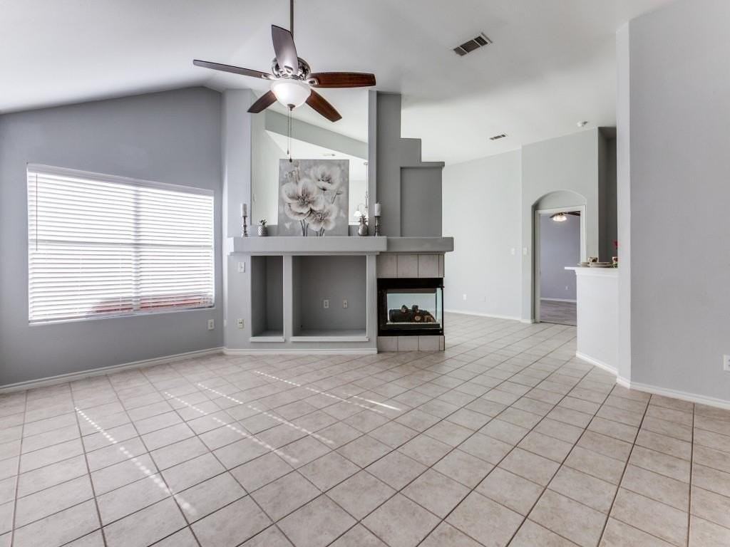 1305 Greenbriar Ln - Photo 2 of 12