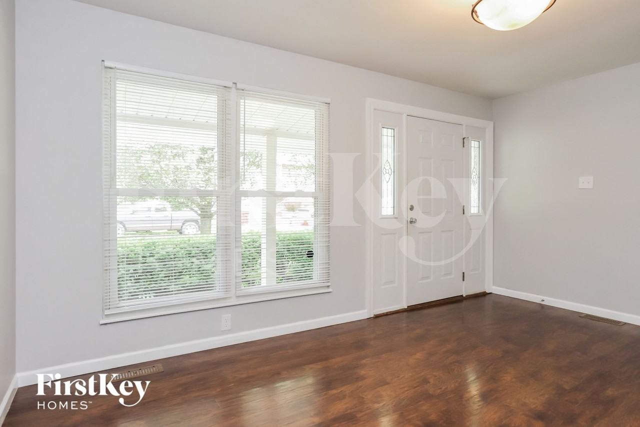 706 Boca Chica Dr - Photo 3 of 15