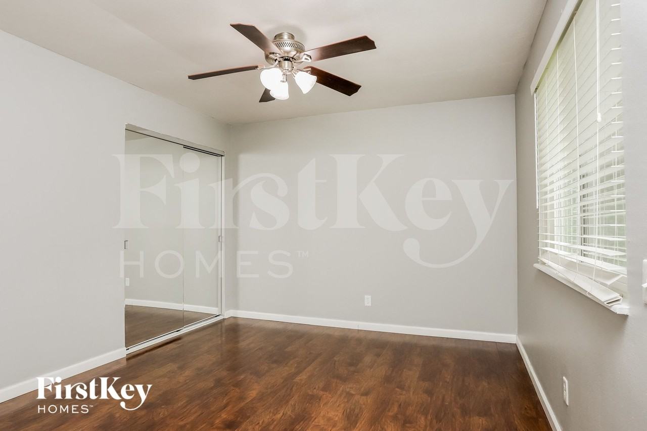 706 Boca Chica Dr - Photo 7 of 15