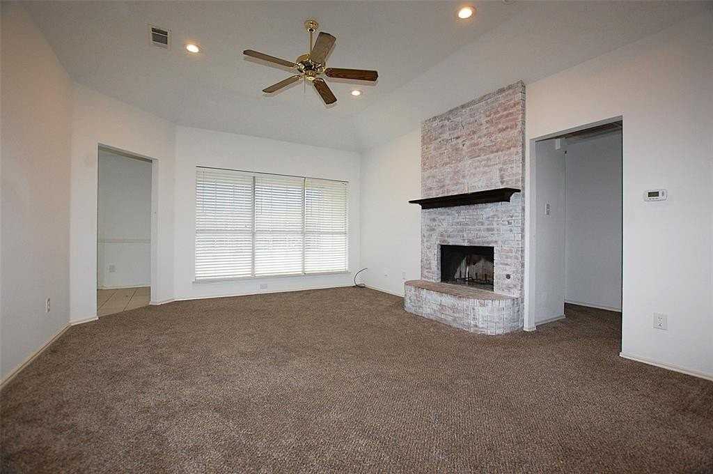 122 Princeton Cir - Photo 2 of 17