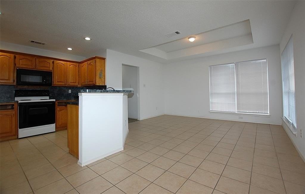 122 Princeton Cir - Photo 6 of 17