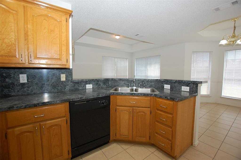 122 Princeton Cir - Photo 7 of 17