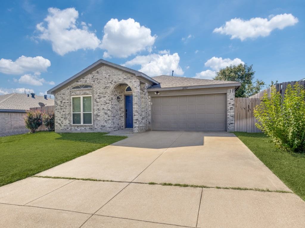 10917 Hornby St - Photo 4 of 14