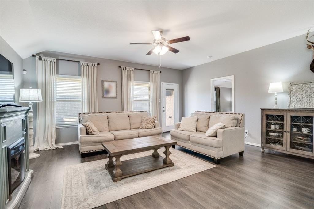 158 Coyote Trl - Photo 3 of 25