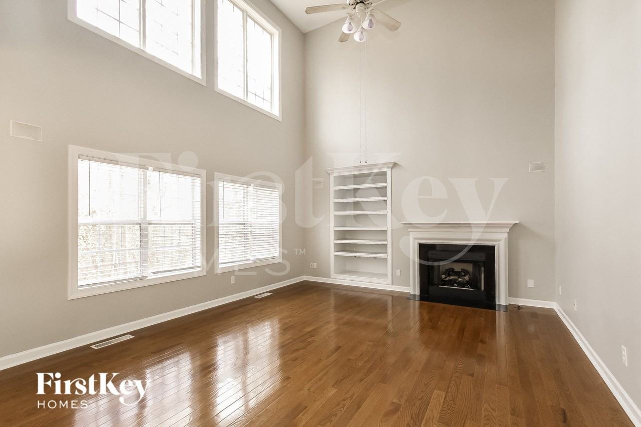 152 Longboat Rd - Photo 3 of 15