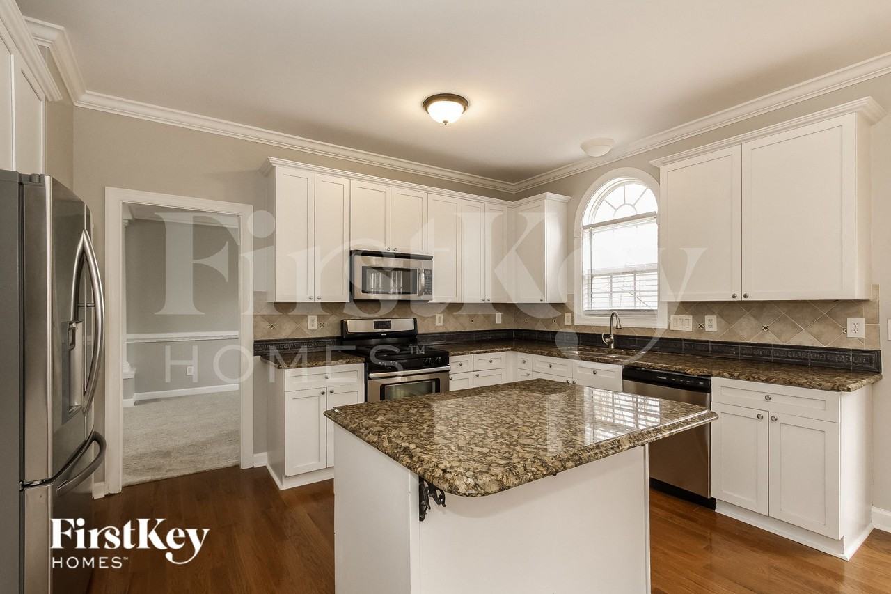 152 Longboat Rd - Photo 5 of 15