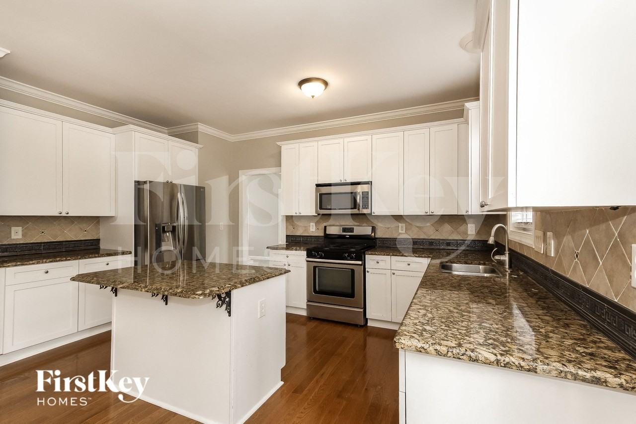 152 Longboat Rd - Photo 6 of 15