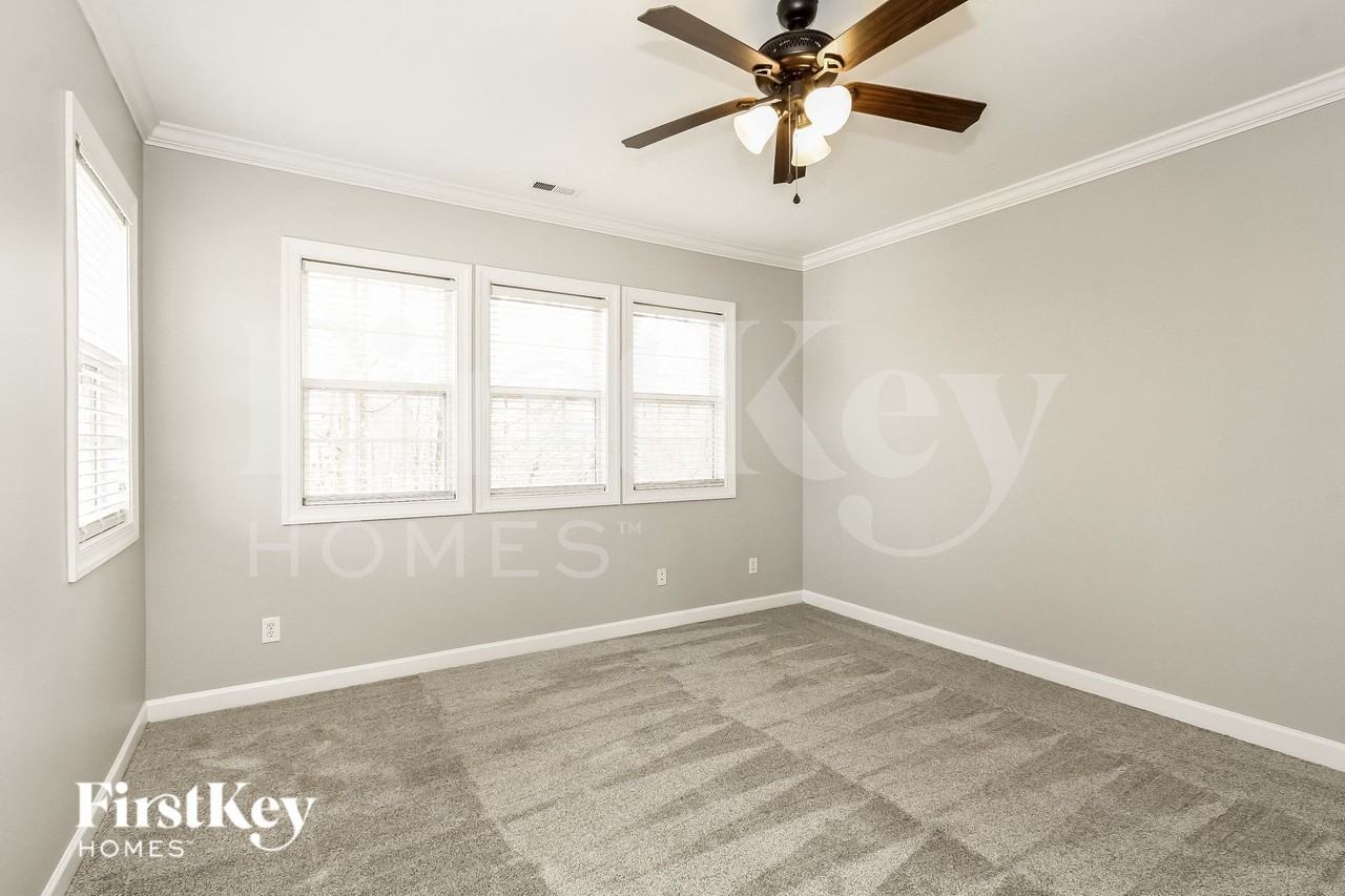 152 Longboat Rd - Photo 7 of 15